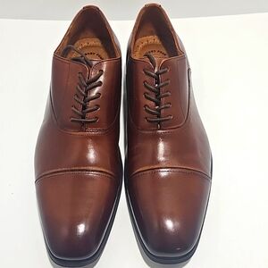 Men dress shoe, Size 9, Color Brown